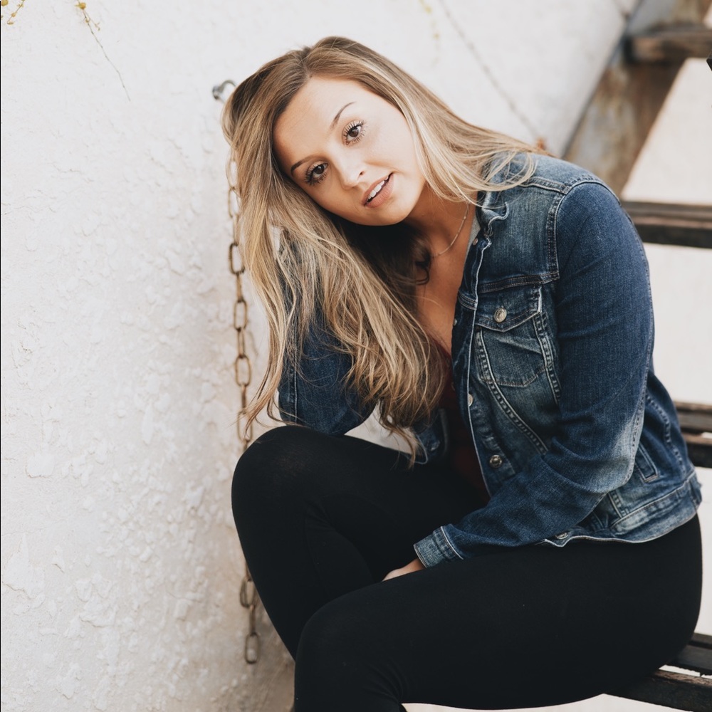 Meet your Posher, Hannah